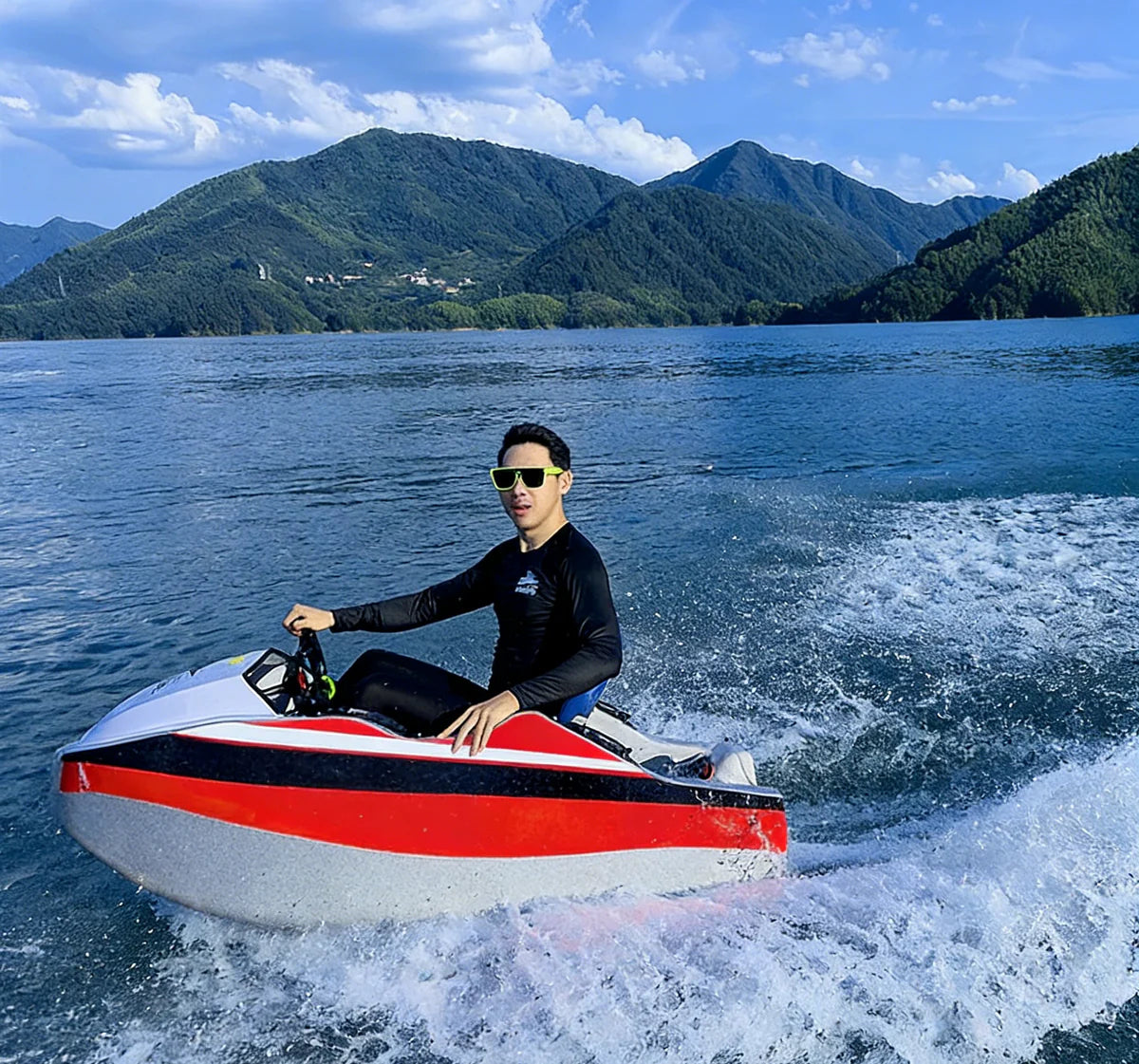 Water-based amusement systems - Electric Go Kart Boat