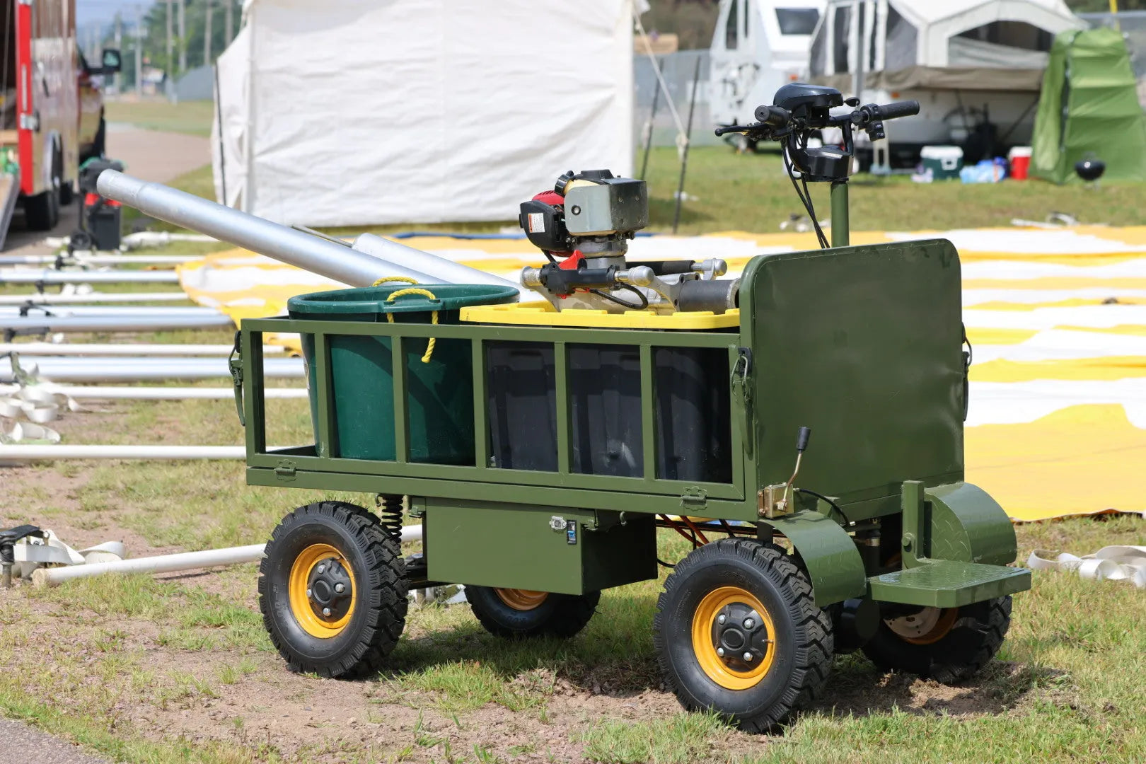 Four-wheel braking electric flatbed cart